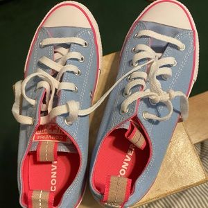 Girls (juniors) converse size 5